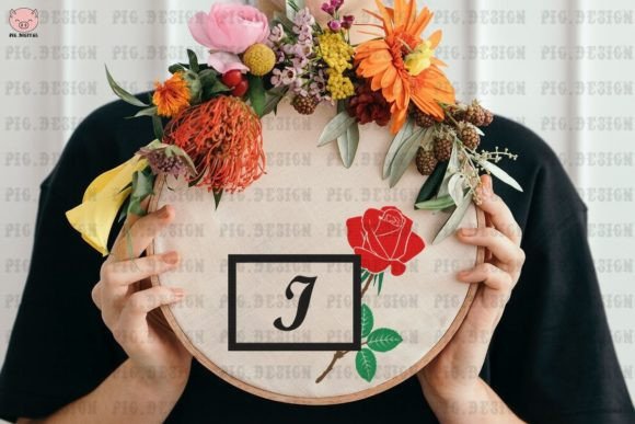 Rose Font I: A Designer’s Review for Holiday Collections
